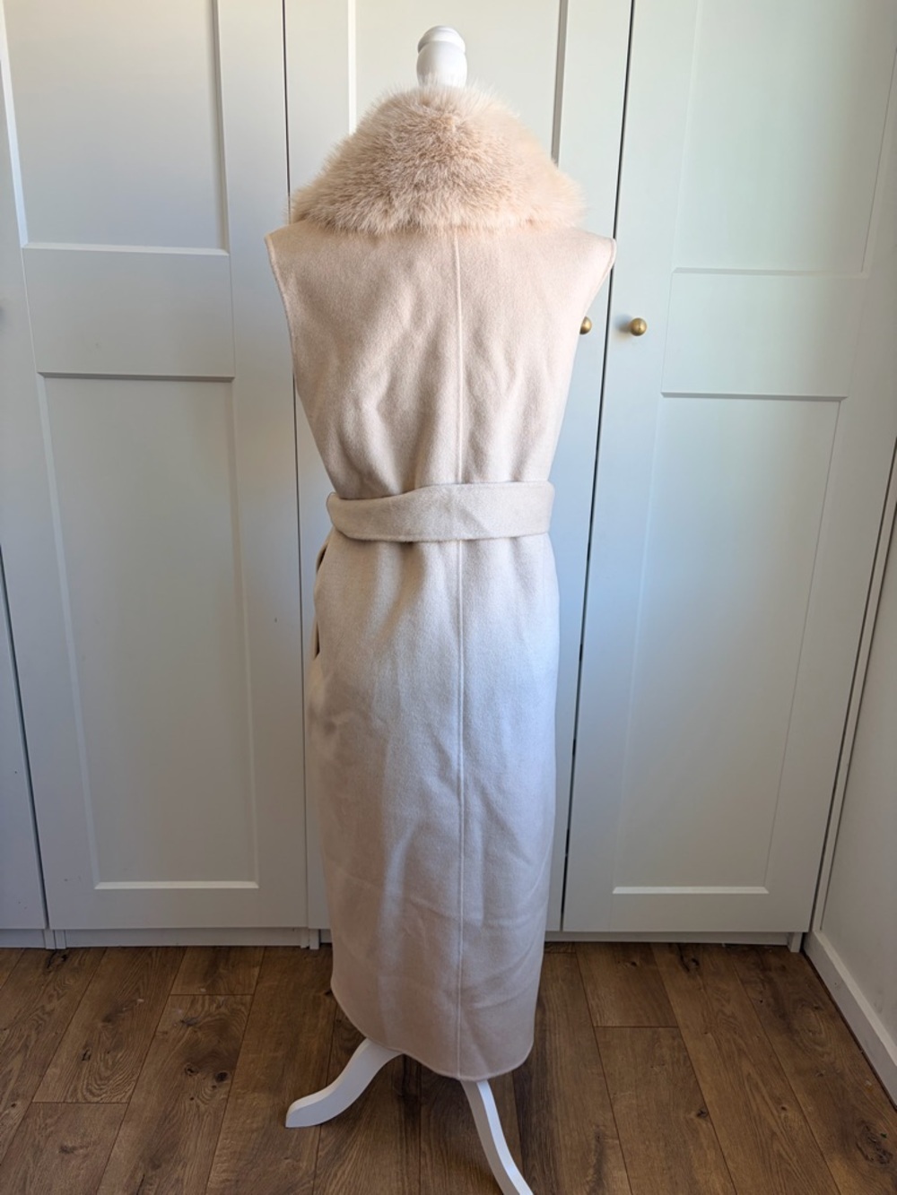 Zara Cream Sleeveless Belted Vest with Faux Fur Collar | S - Picture 5 of 7